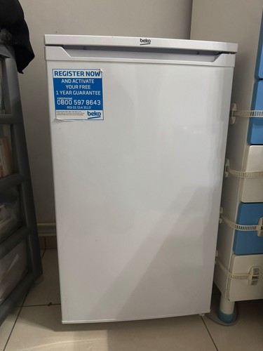 Beko fs4823w undercounter - beko,