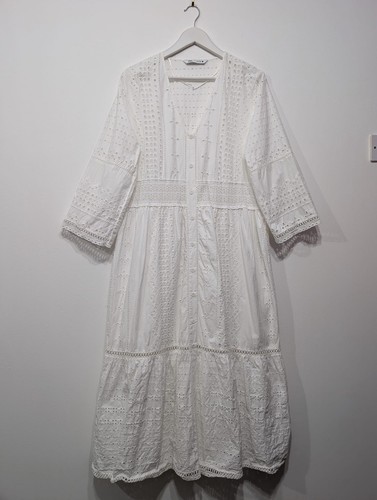 Zara embroidered white neck - white, v-neck