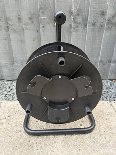 Empty cable reel with metal - reel,