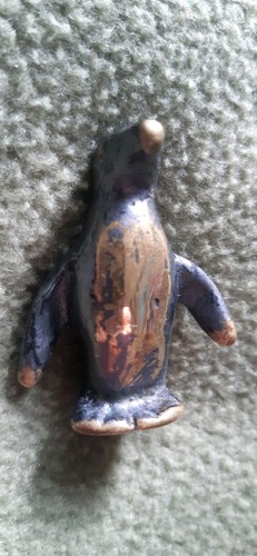 Bronze heavy small penguin - heavy,