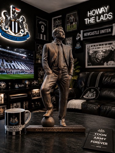 Sir bobby robson statue - sir,