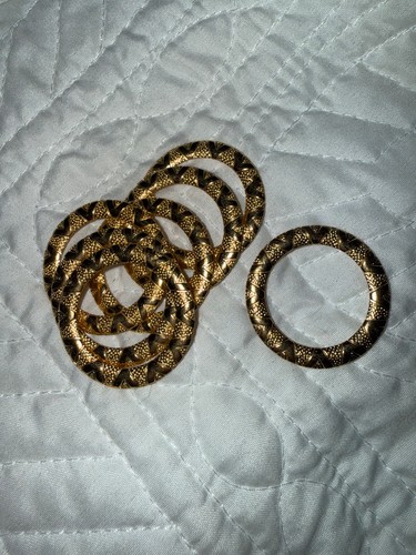 Metal textured gold - gold, round