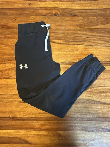 Under armour youth - size, medium