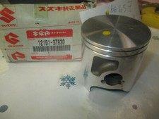 NOS Suzuki RM 250 PISTON 97-00 CIRCA 12101-37830