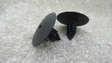 10x RENAULT WHEEL ARCH LINER &