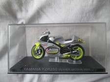 OLIVIER JACQUE YAMAHA YZR250  2000  1-24 SCALE MOTORCYCLE MODEL