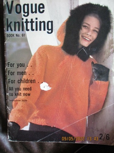 Vogue knitting book - book, no.