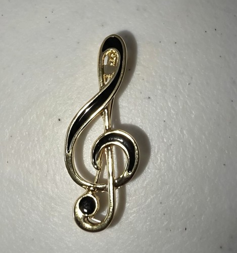 Gold tone treble clef brooch - gold,