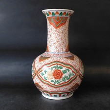 CHINESE WUCAI MING STYLE VASE