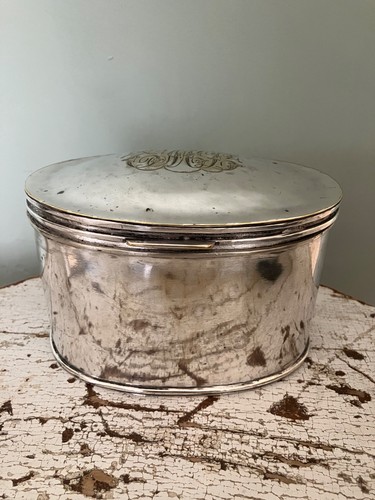 Attractive oval vintage - an,