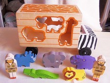 Melissa and Doug Wooden Safari Truck Shape Sorter Rescue Toy 5 Animals 2 People