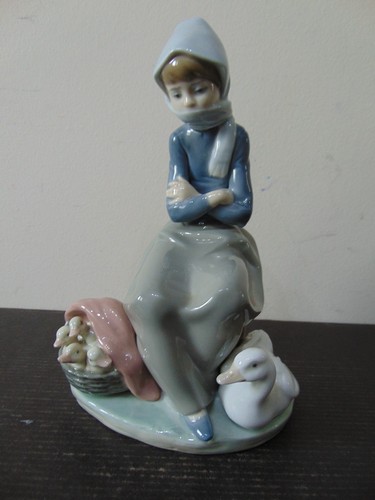 Lladro duck seller - lladro, figurine