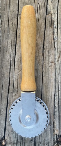 Vintage pastry crimper wooden - vintage,