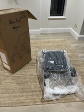 BNIB Silver Cross Wave Chassis
