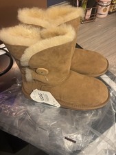 Size 7 Ugg Boots