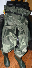 DAM fishing green nylon chest