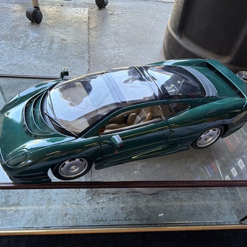 Maisto 1992 jaguar xj220 - jaguar,