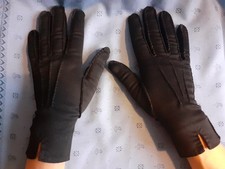 LOVELY VINTAGE CORNELIA JAMES