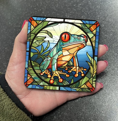 Stunning exotic frog stained - stunning,