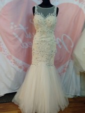 Wedding dress size 8 champagne