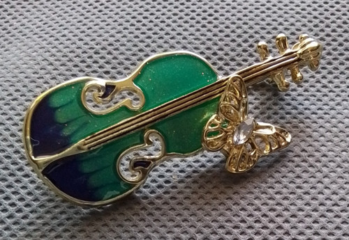 Vintage style violin brooch