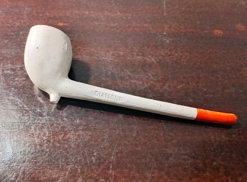 Old vintage clay pipe bowl - clay,