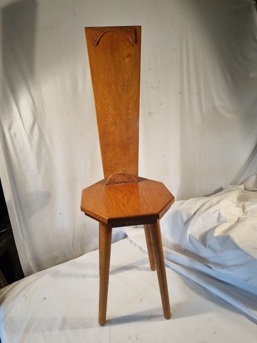 Antique style carved oak - style,