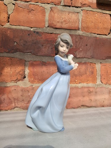 Vintage nao figure - nao, lady