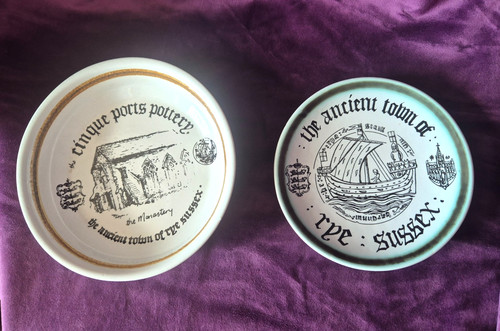 Pair cinque ports pottery - of,