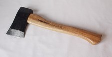 VINTAGE FISKARS 1 1/2LB HAND AXE HATCHET GENUINE HICKORY HANDLE