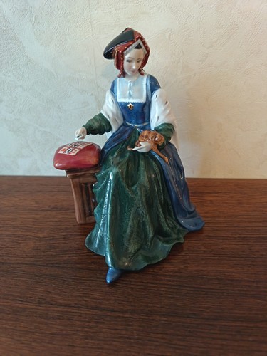 Royal doulton figurine - royal,