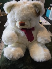 Play giant white - by, teddy