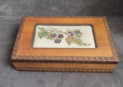Large wooden keepsake box - wooden,