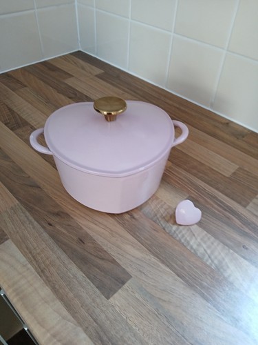 Pink enamelled heart shape - enamelled,