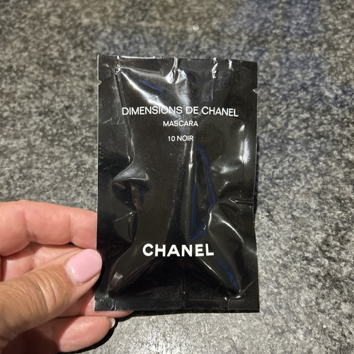 Chanel volume - le, de