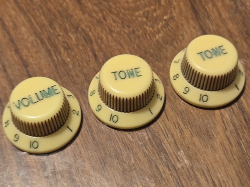 Relic strat knobs age - strat, #age
