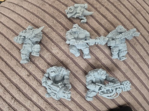 Ork wrecka krew with bomb - ork,