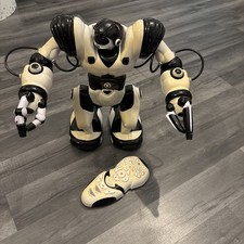 WowWee 2004 Robosapien Original 14 Inch Remote Control Robot Tested And Working