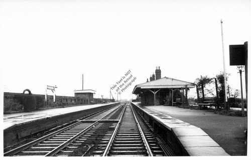 1960 willoughby train station - train,