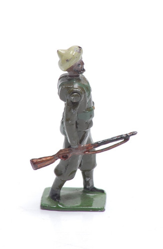 Rare britains lead toy soldier - rare,