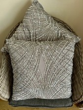 STUNNING KYLIE MINOGUE ESTA