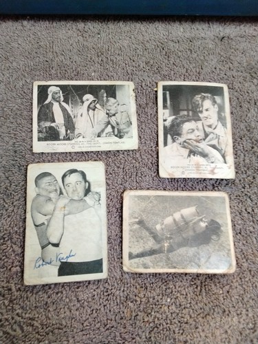Bubble gum cards - 4x,