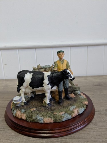 Border fine arts milking - fine,