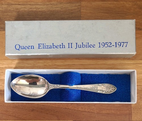 Queen elizabeth 1977 silver - queen, ii