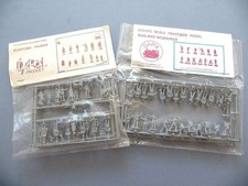 2 Sealed Packs Dapol 4mm Scale OO/EM Station Staff Passengers & Lineside Workmen