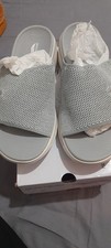 Skechers Arch Fit  Contoured