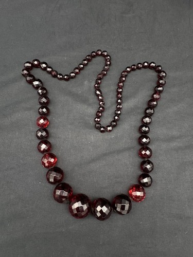 Vintage graduated cherry - graduated, amber