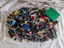 Lego 1.5KG.  Assorted parts and pieces.