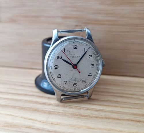 Vintage wristwatch pobeda - pobeda, 1