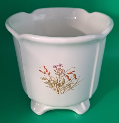 Wade royal victoria pottery - wade,